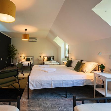Cozy Nook B&B - Free Private Parking โนวีซาด ภายนอก รูปภาพ