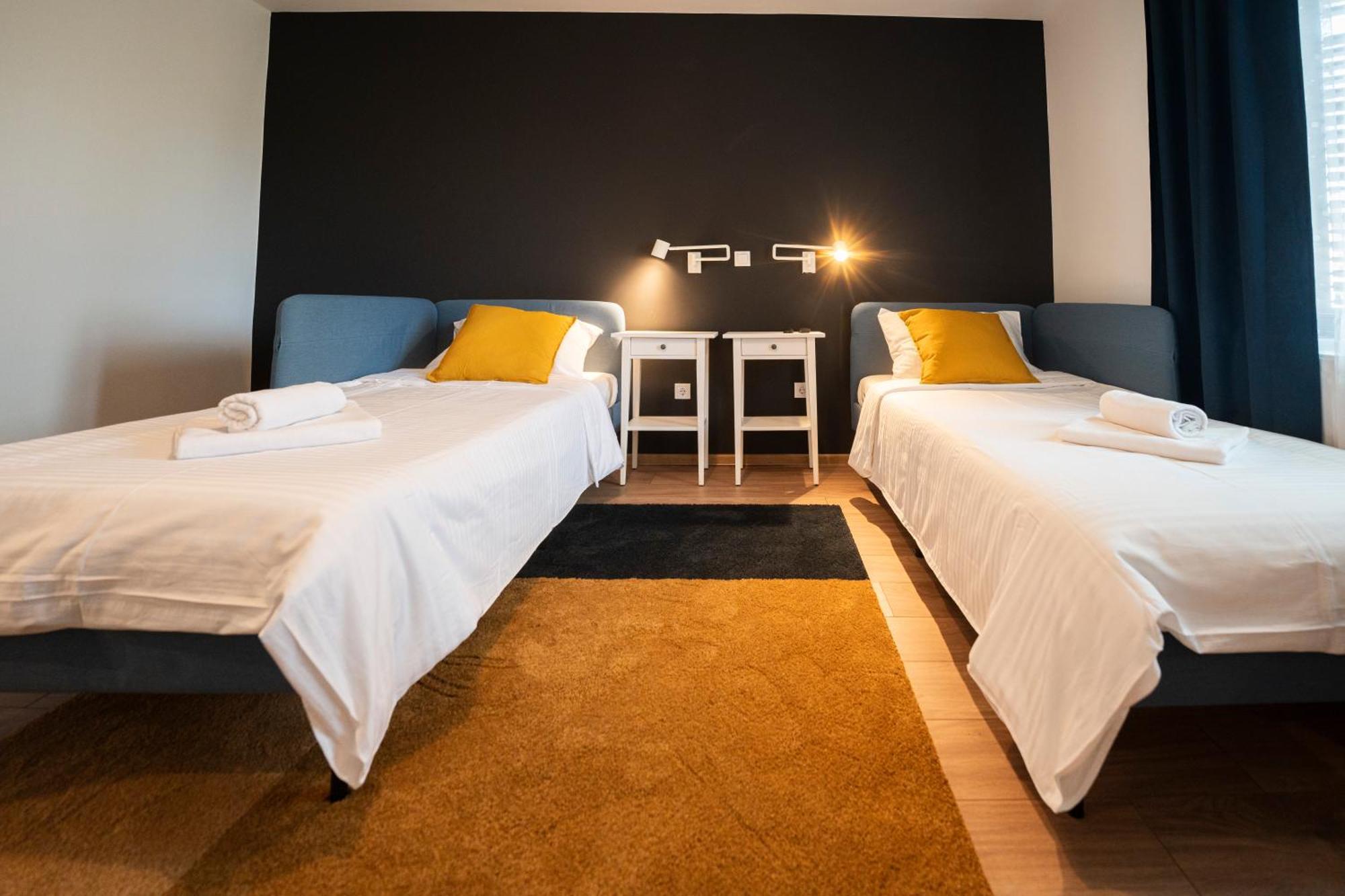 Cozy Nook B&B - Free Private Parking โนวีซาด ภายนอก รูปภาพ