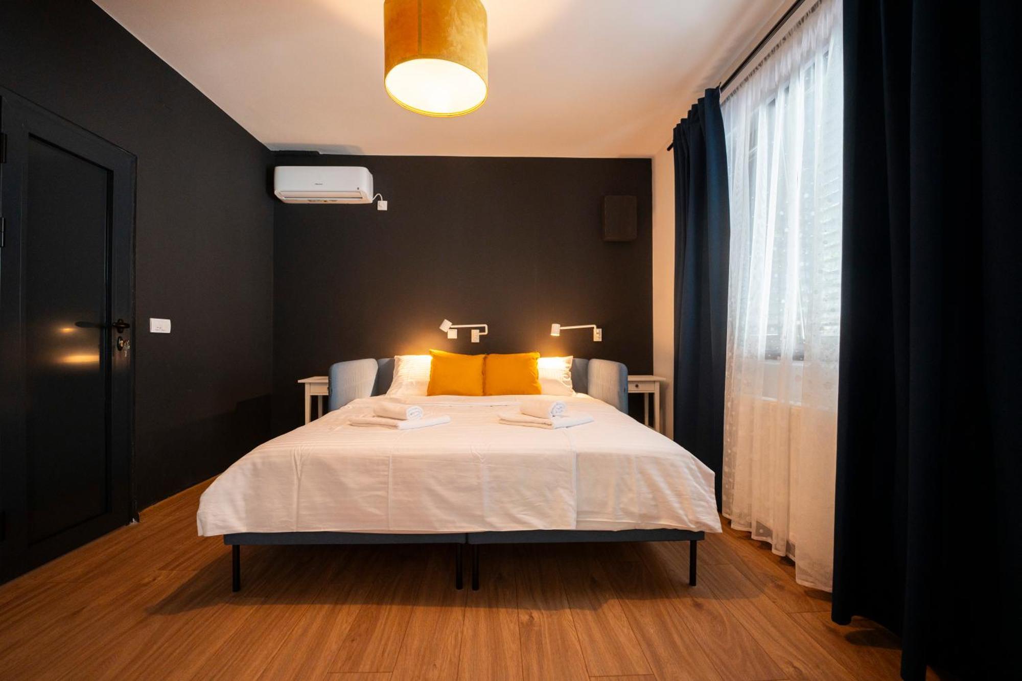 Cozy Nook B&B - Free Private Parking โนวีซาด ภายนอก รูปภาพ