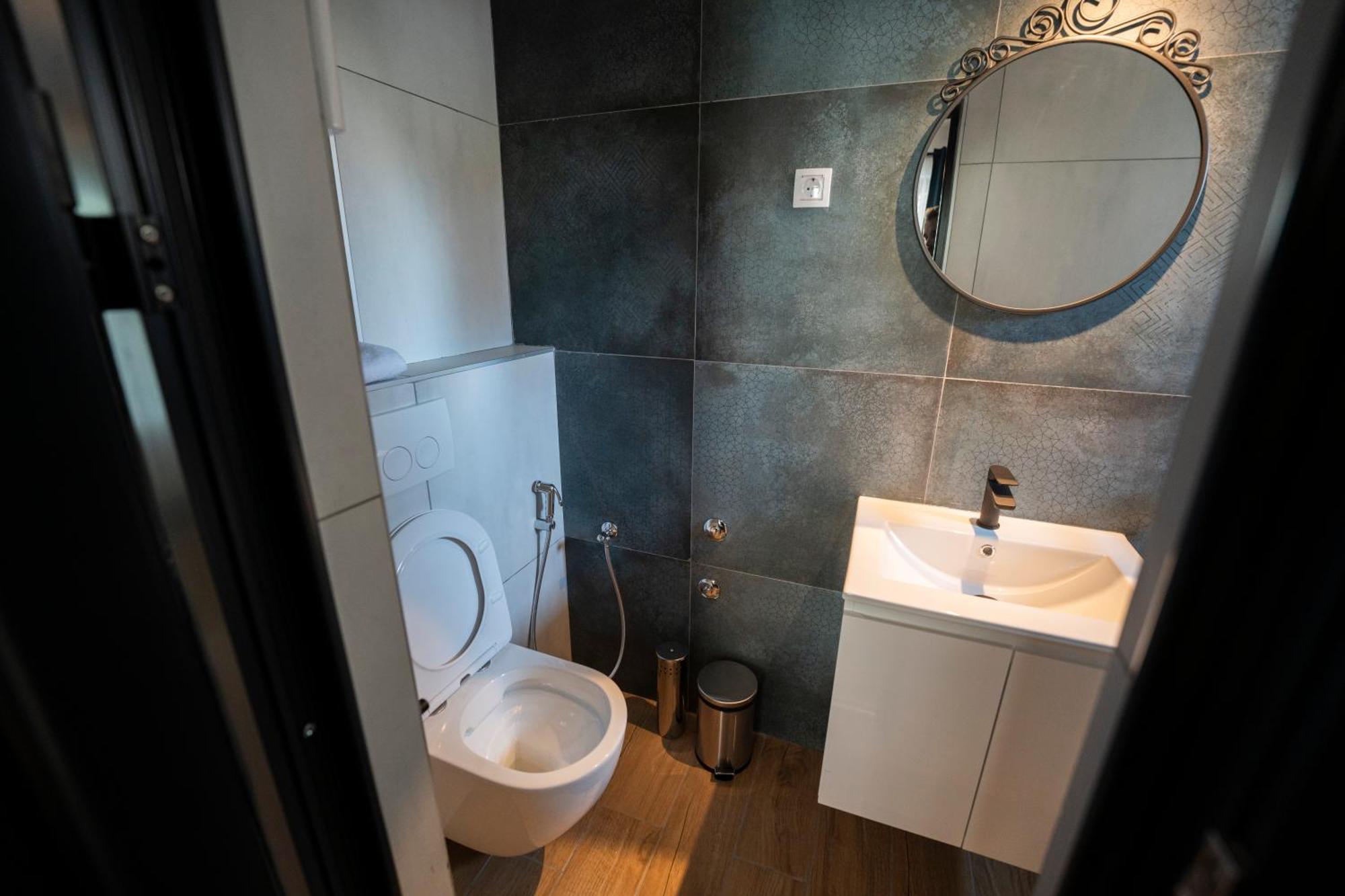 Cozy Nook B&B - Free Private Parking โนวีซาด ภายนอก รูปภาพ