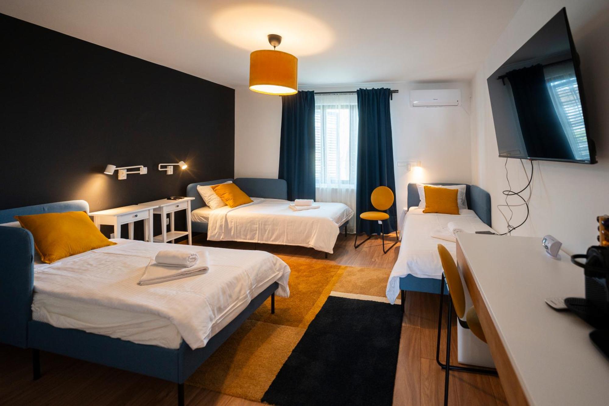 Cozy Nook B&B - Free Private Parking โนวีซาด ภายนอก รูปภาพ