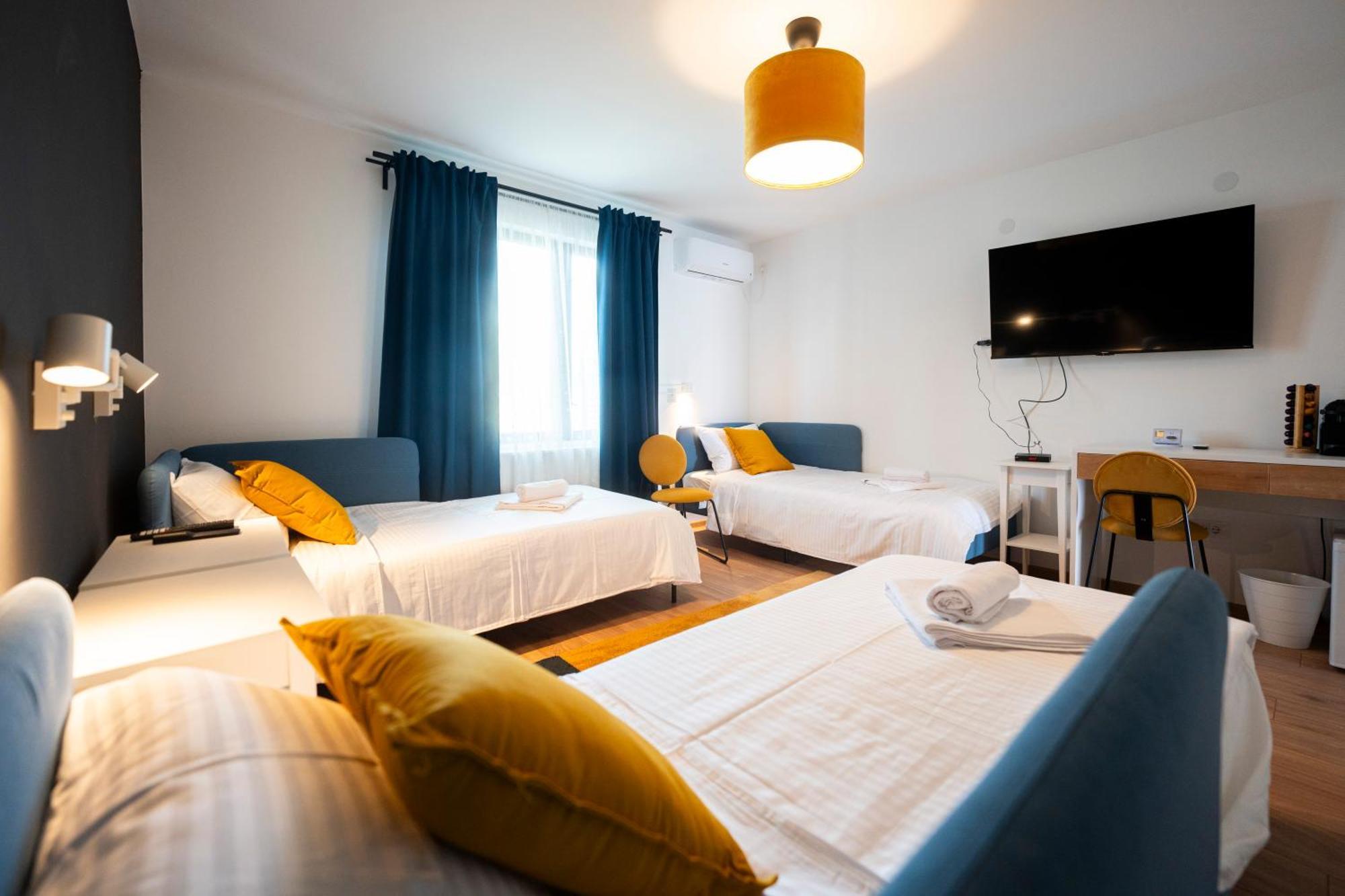 Cozy Nook B&B - Free Private Parking โนวีซาด ภายนอก รูปภาพ