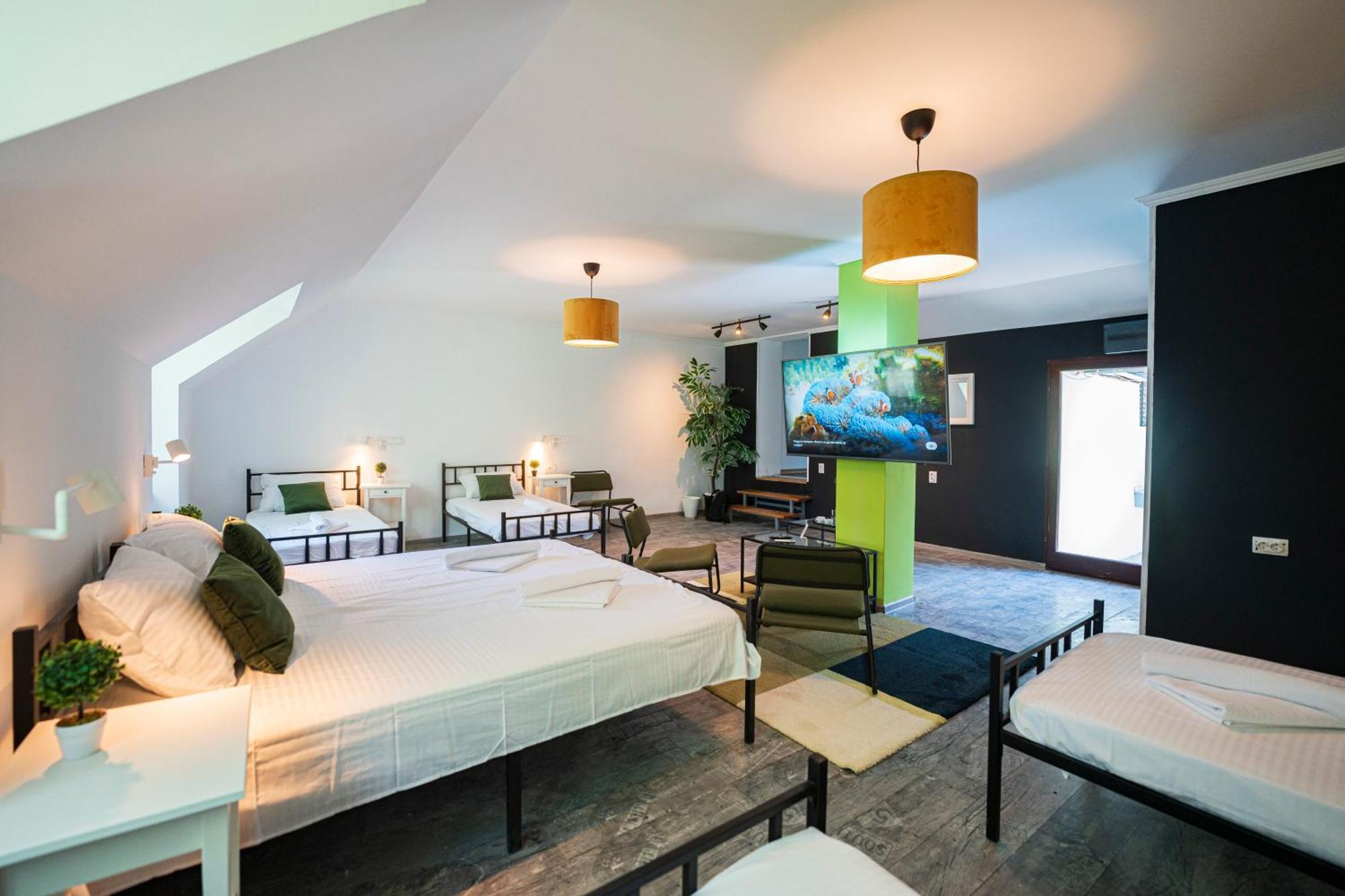 Cozy Nook B&B - Free Private Parking โนวีซาด ภายนอก รูปภาพ