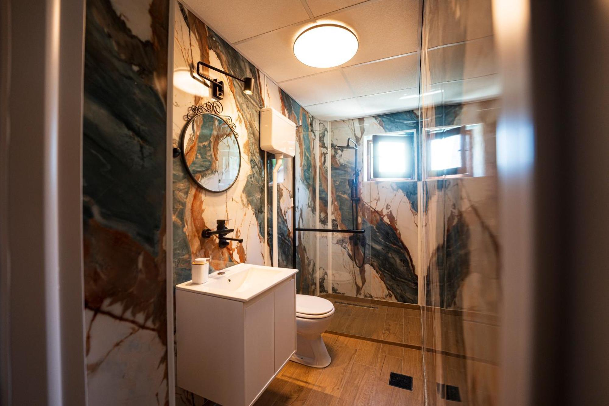 Cozy Nook B&B - Free Private Parking โนวีซาด ภายนอก รูปภาพ